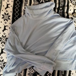 American Eagle Turtlenecked Cropped Long-sleeved Tee
